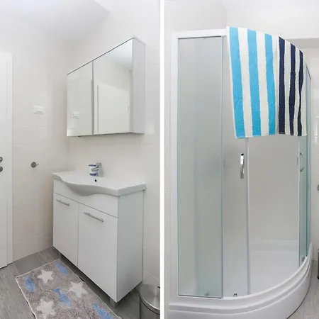 Karmen - Comfort One-bedroom With Terrace Marine Apartmán